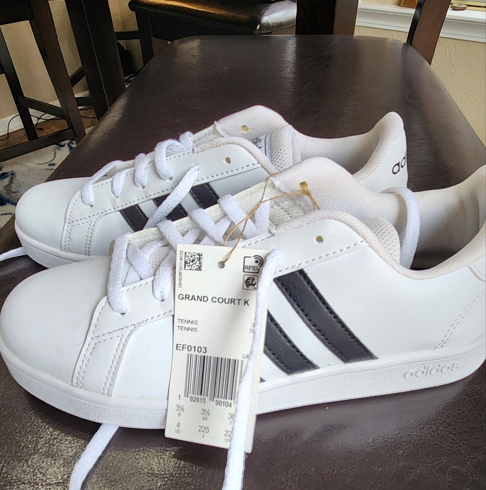 Youth Adidas Size 4